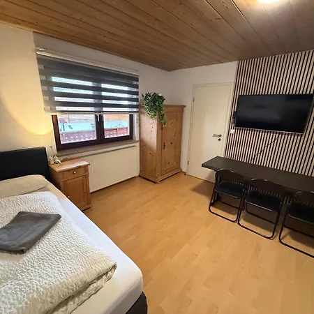 14 Wiesn & Messe Base Mit Alpen-panorama Fuer 40 Personen بيت للعطل