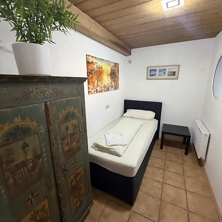 14 Wiesn & Messe Base Mit Alpen-panorama Fuer 40 Personen بيت للعطل بنتزبرغ